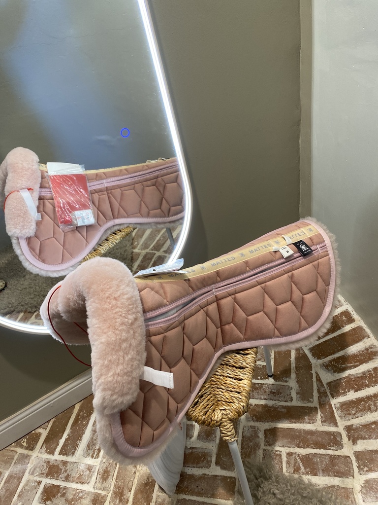 EA MATTES Sheepskin Correction Pad