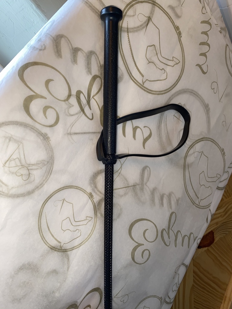 Fleck  PVC-grip crop with wrist loop 24”