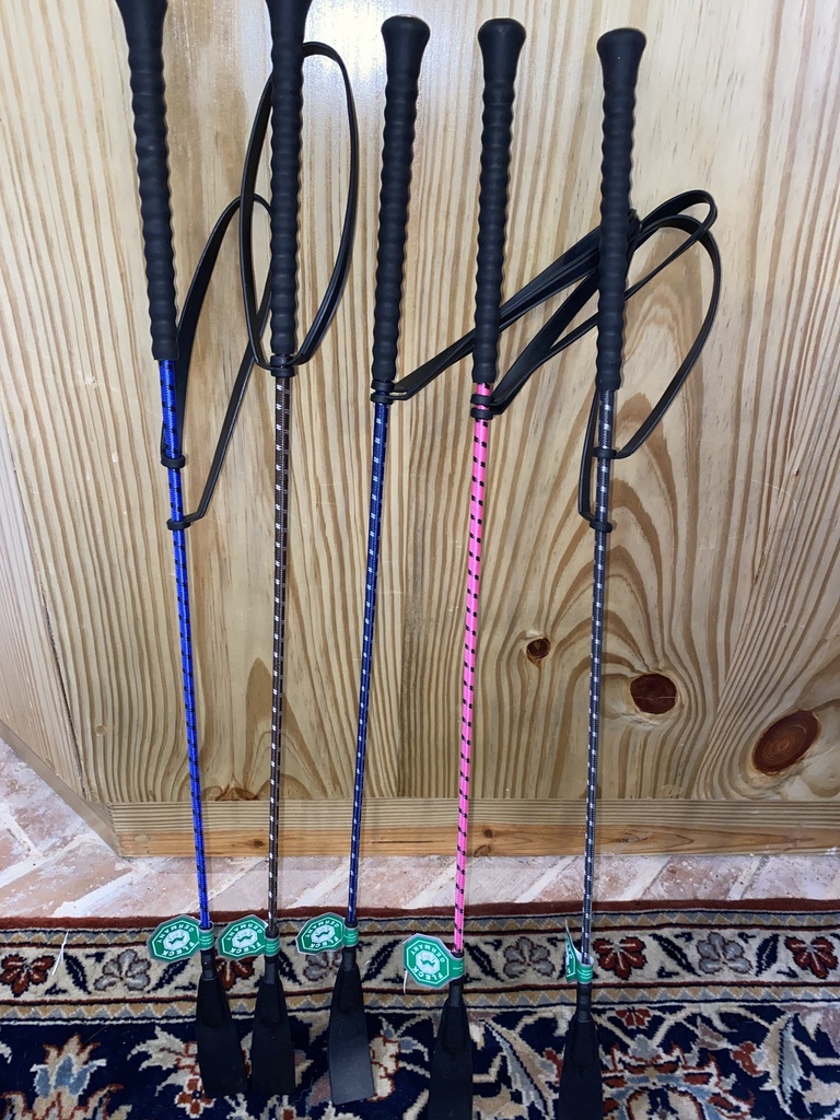 Fleck Crop Rubber handle & wrist loop 24”